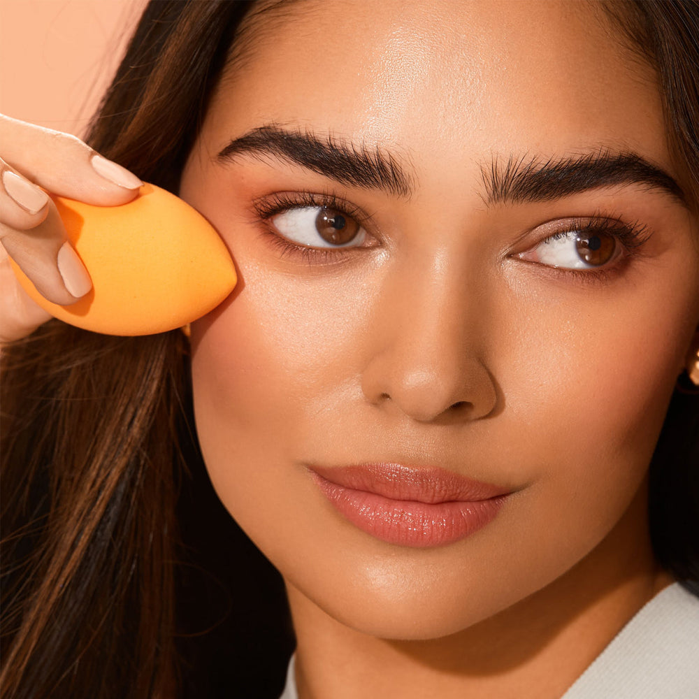 Miracle Complexion Sponge_079625915662_Real Techniques-4