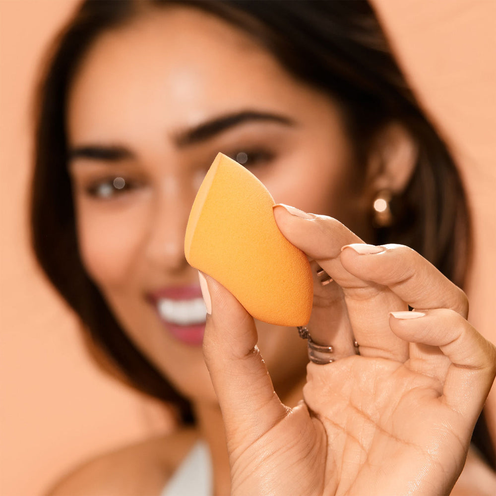 Miracle Complexion Sponge_079625915662_Real Techniques-5