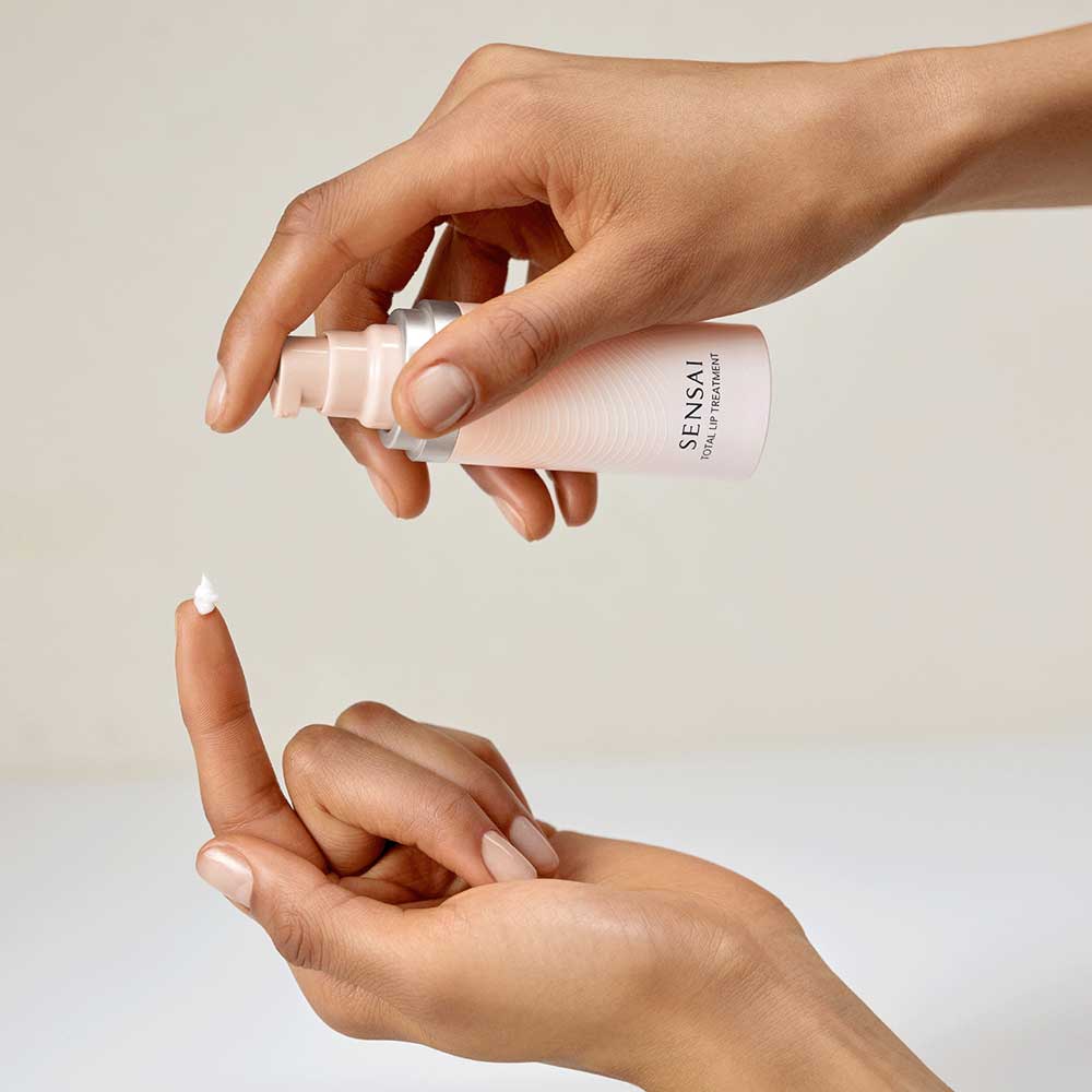 Total Lip Treatment Stick_4973167942420_Sensai-2