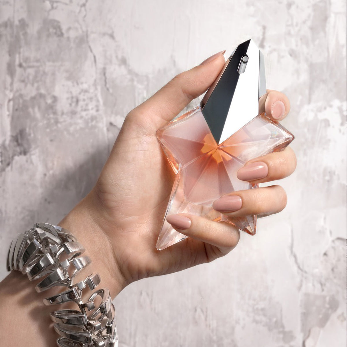 Angel Blush Eau de Parfum Musquée_3614274704914_Thierry Mugler-4