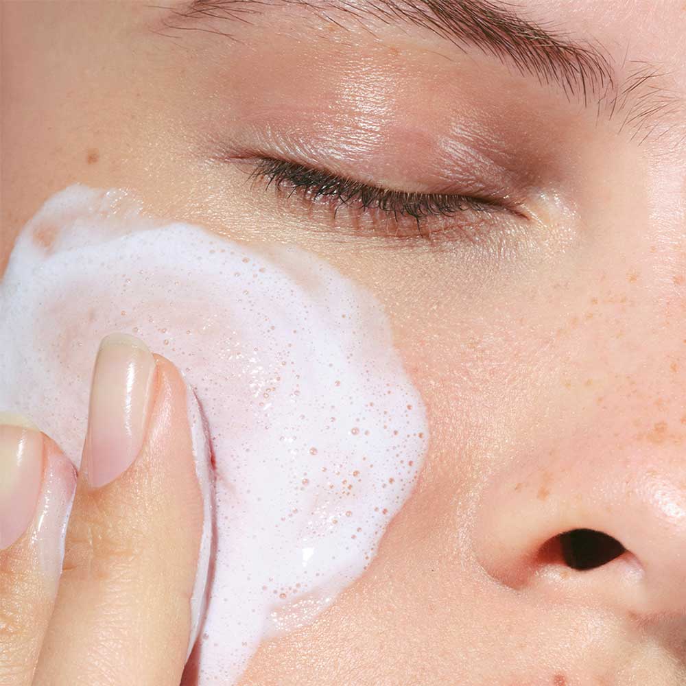 Detergente Schiumogeno Lenitivo con estratti di erbe alpine_3666057216480_Clarins-3