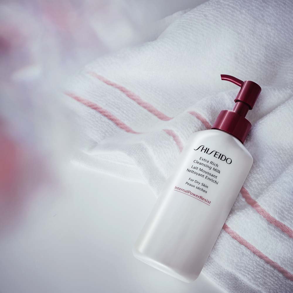 Extra Rich Cleansing Milk_768614145301_Shiseido-4