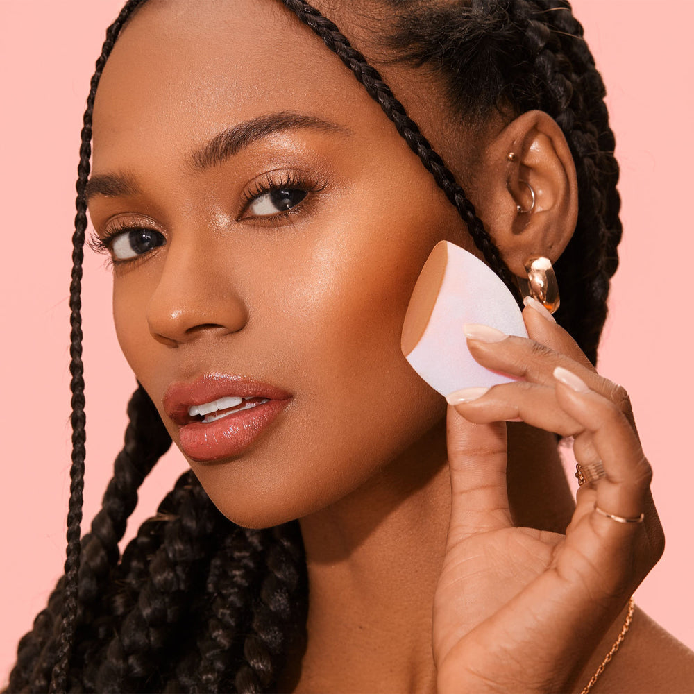 Miracle Powder Sponge_079625018943_Real Techniques-4