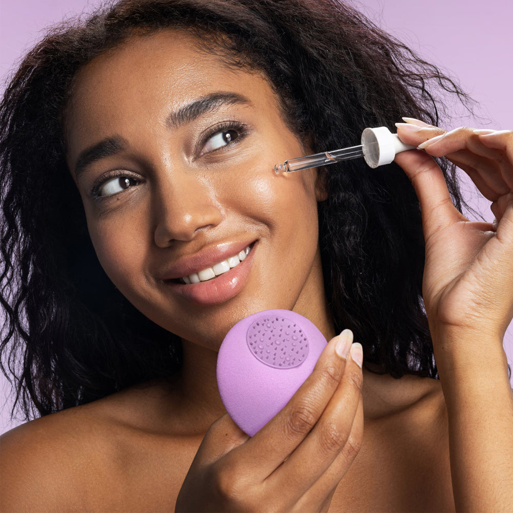 Miracle Skincare Sponge_079625042238_Real Techniques-3