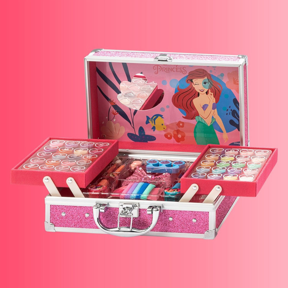 Princess Make-up Train Case_4038033801772_Markwins-2
