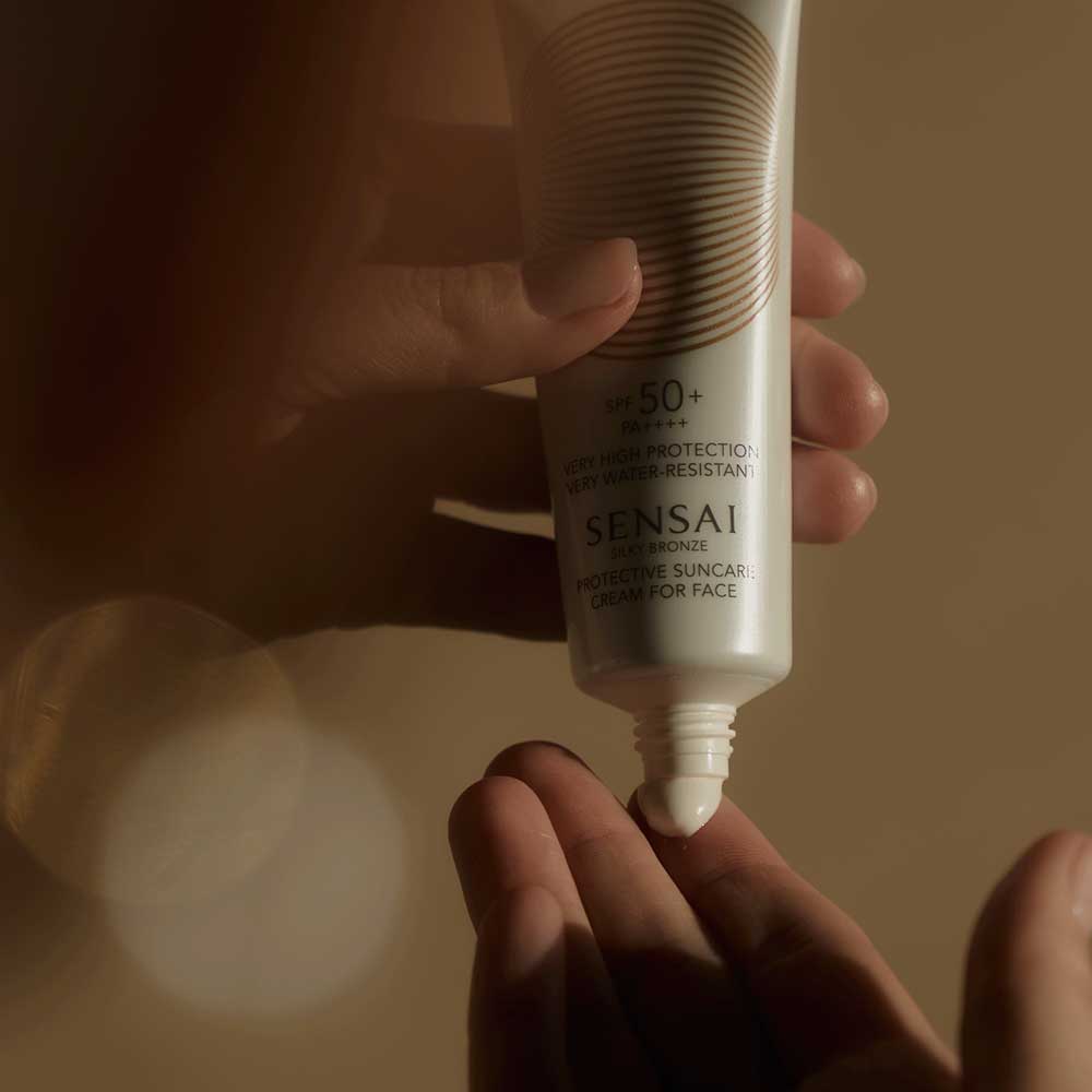 Protective SunCare Cream for Face SPF50+_4973167525470_Sensai-4