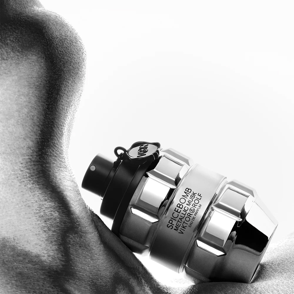 Spicebomb Metallic Musk Eau de parfum_3614274293890_Viktor & Rolf-7